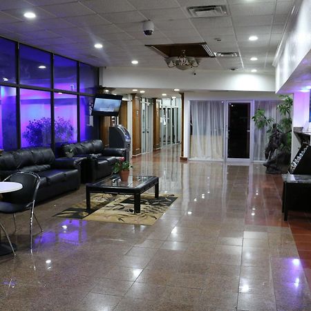 Sky Hotel At Tulsa Airport Εξωτερικό φωτογραφία