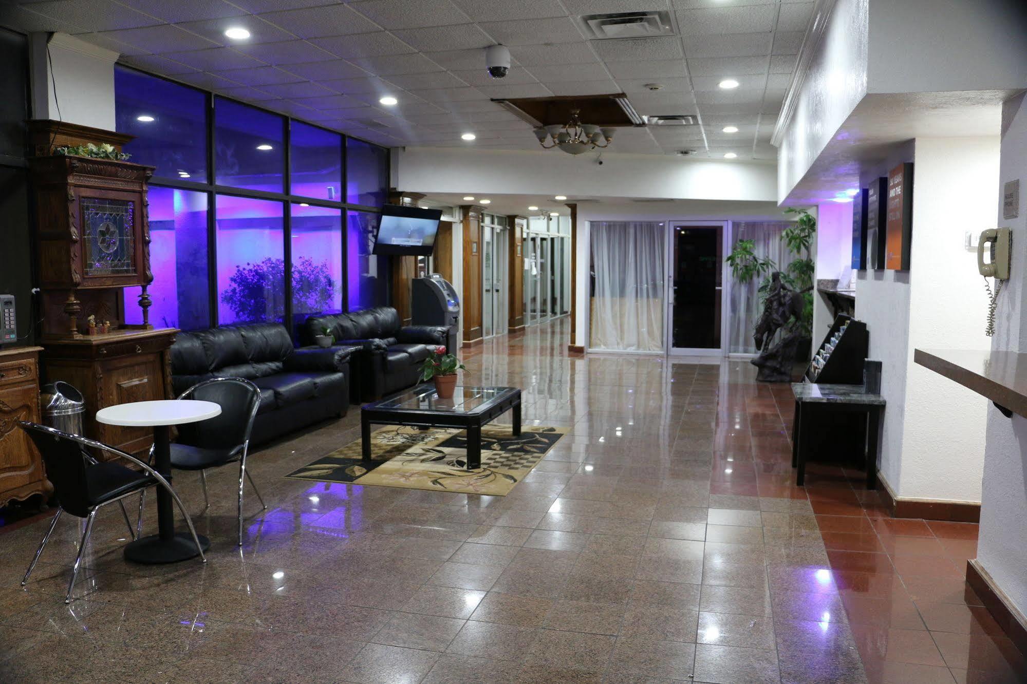 Sky Hotel At Tulsa Airport Εξωτερικό φωτογραφία